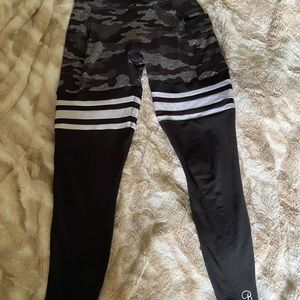 Bombshell thigh leggings size medium
